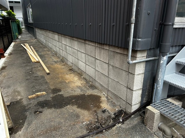 倉庫の骨組み　解体作業が完了